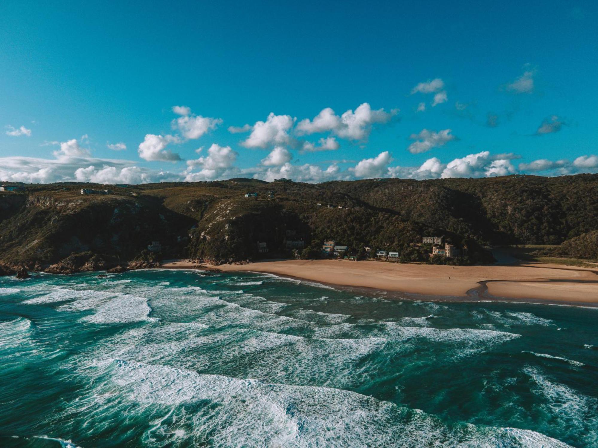 Pezula Nature Retreat Knysna Exterior foto Aerial view of the beach