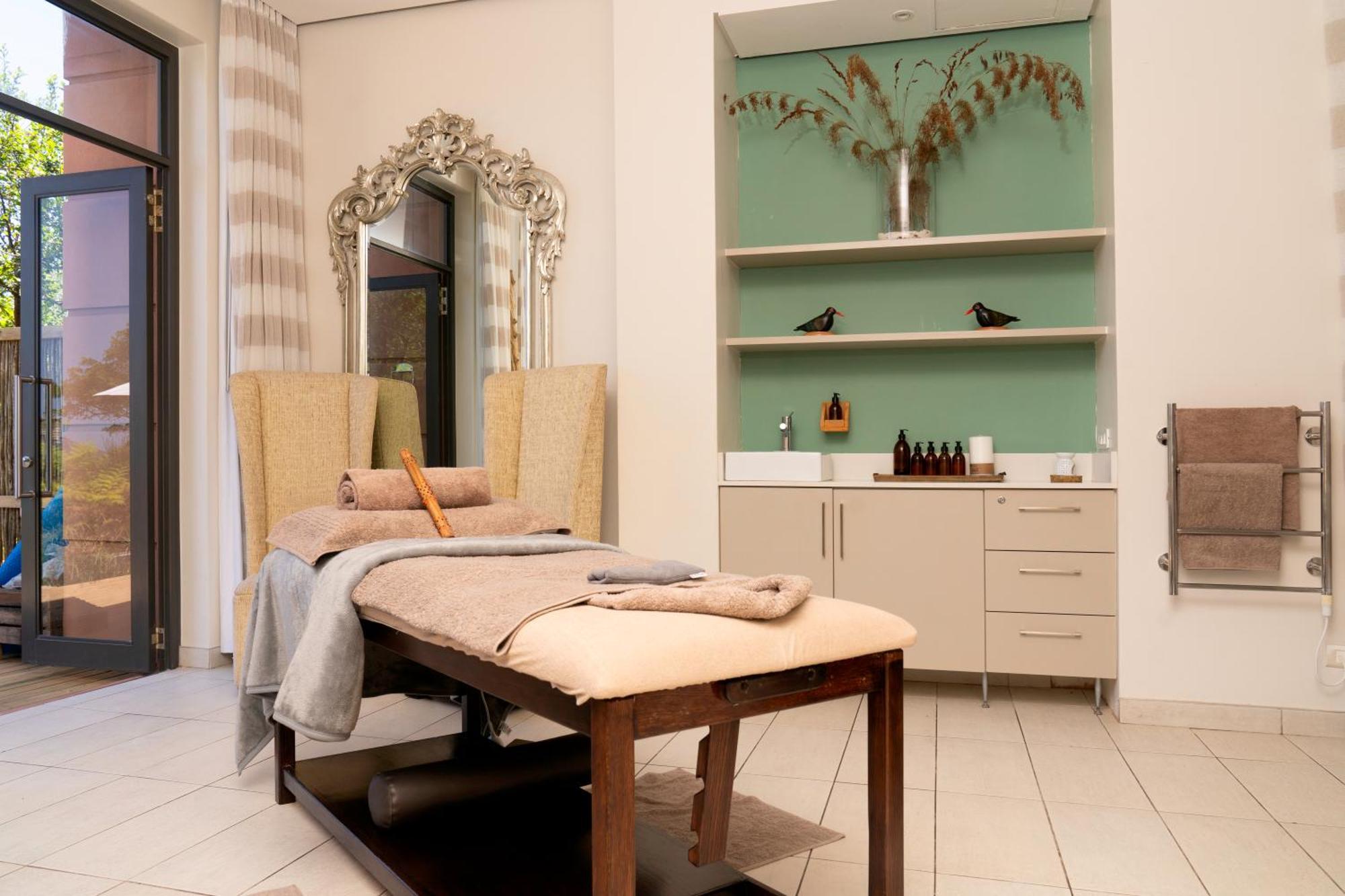 Pezula Nature Retreat Knysna Exterior foto A massage table