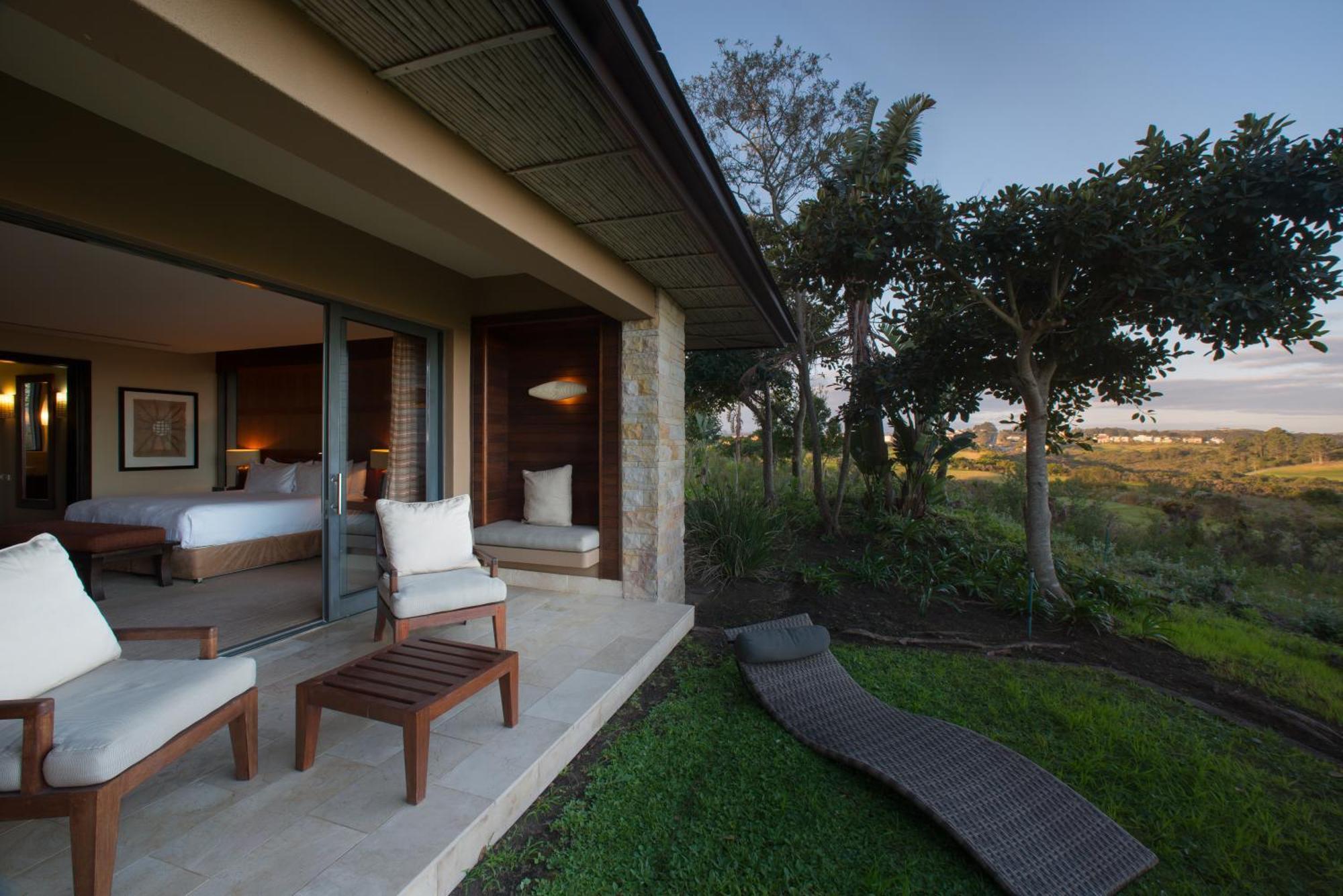 Pezula Nature Retreat Knysna Habitación foto A guest room at the Four Seasons Resort